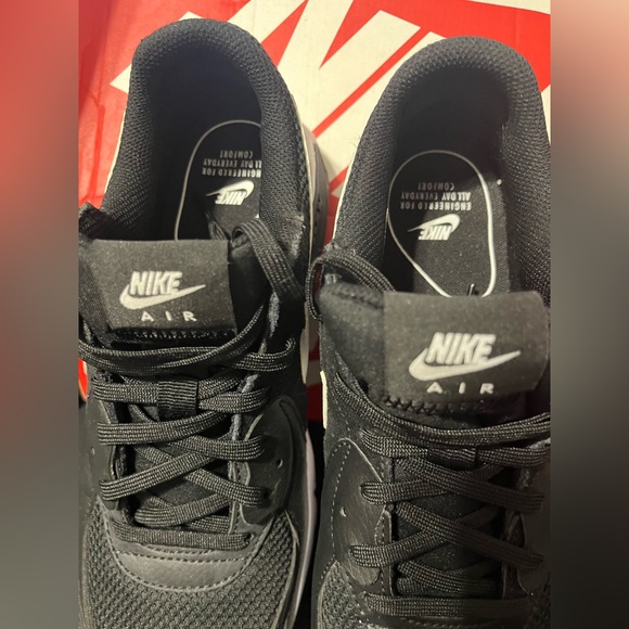 Nike Black and White Women’s Air Max 90 Size 9 - Picture 5 of 10